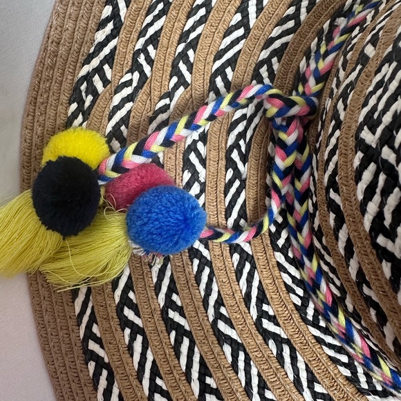 Steve Madden floppy sun hat With pompoms - Picture 5 of 8